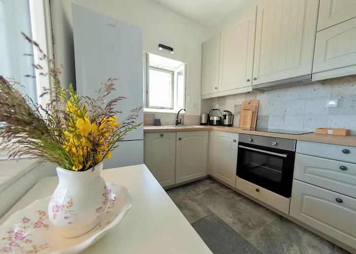 The Old Barn, Paros Naousa