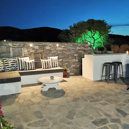 The Old Barn, Paros