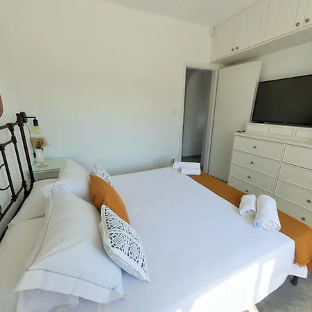 The Old Barn, Paros Feriehus