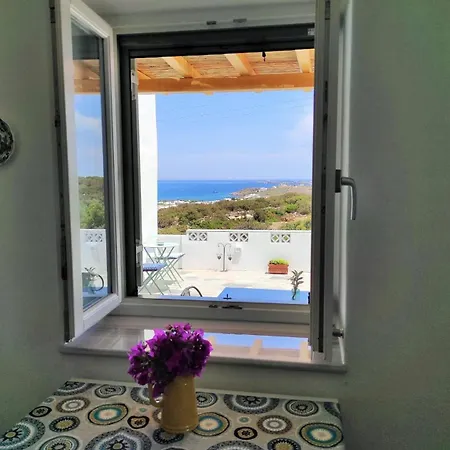 The Old Barn, Paros * נאוסה